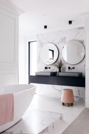 marbre et meuble noir pour salle de bain préfabriquée - BAUDET